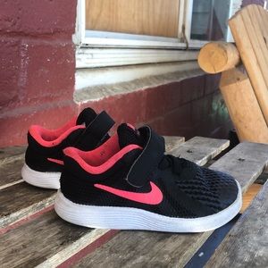 Nike Revolution 4 Toddler Girl Shoes sz 6c